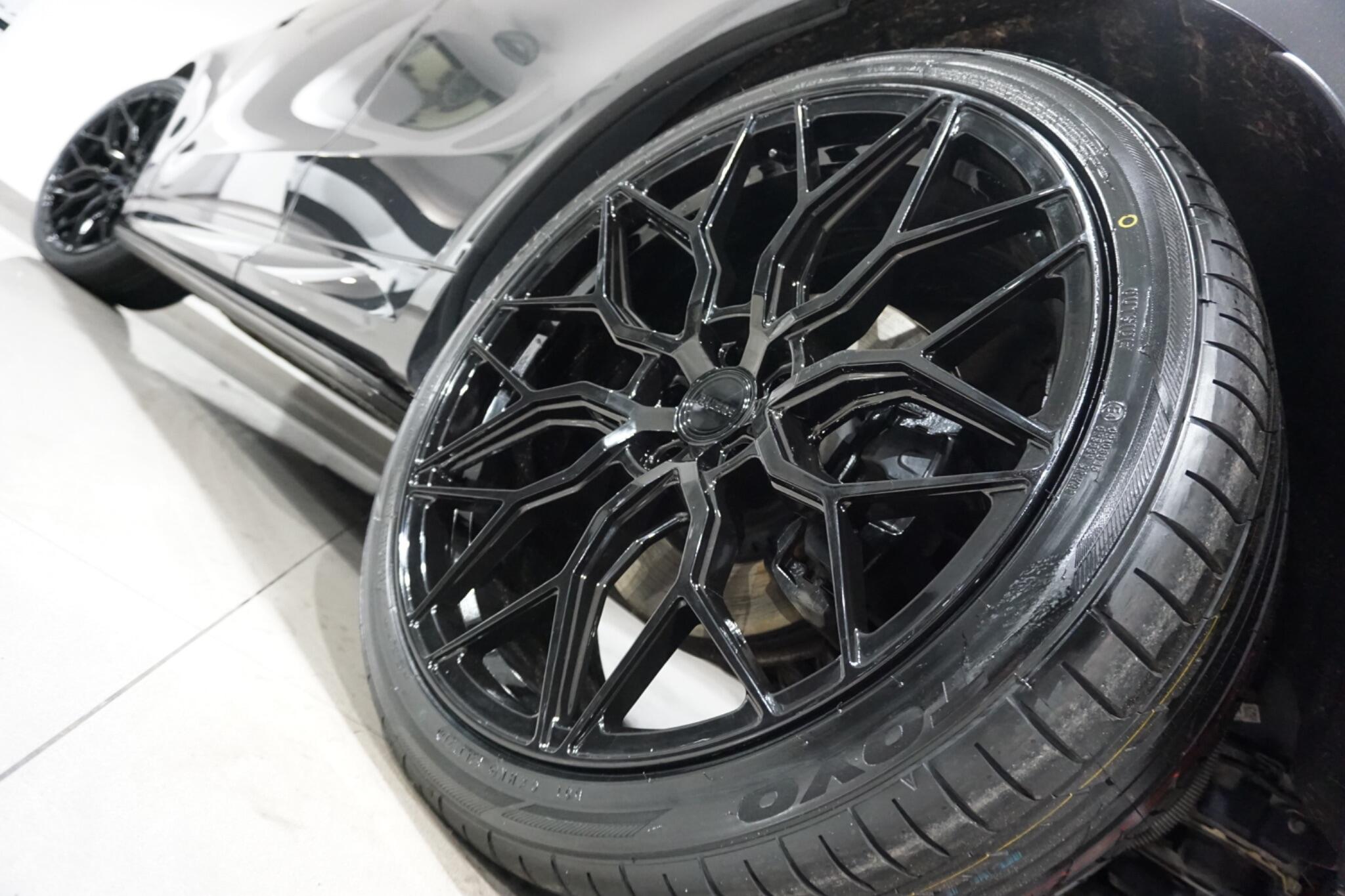 Land Rover Range Rover Sport 3.0 D300 MHEV Dynamic SE SUV 5dr Diesel Auto 4WD Euro 6 (s/s) (300 ps)